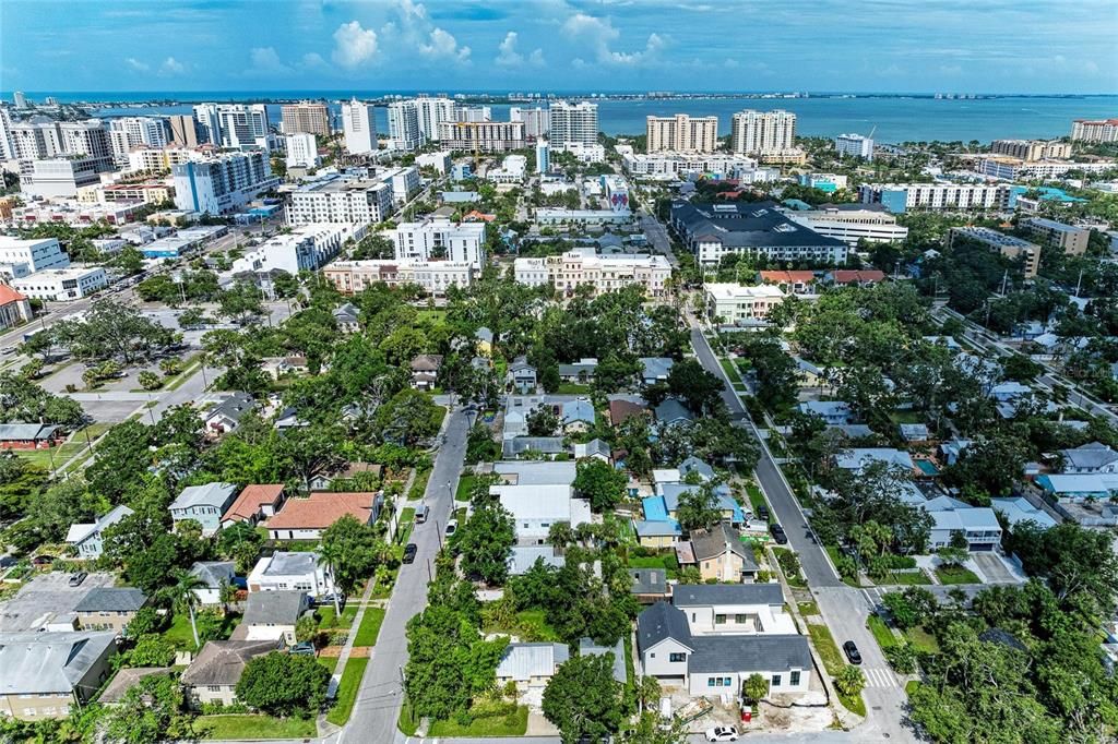 На продажу: $799,500 (4 спален, 2 ванн, 1606 Квадратных фут)