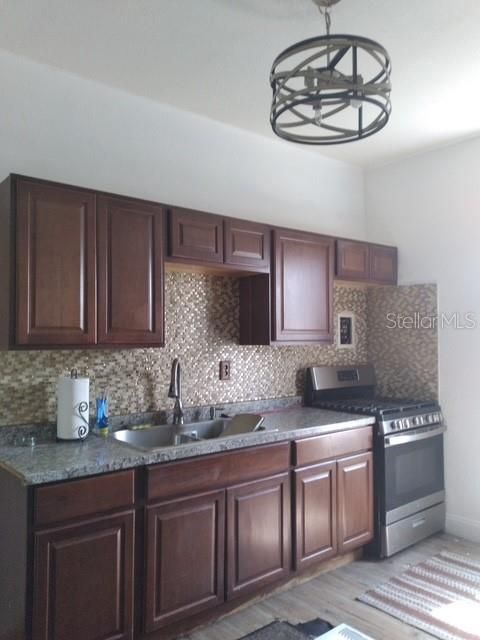 待售: $125,000 (3 贝兹, 1 浴室, 1036 平方英尺)