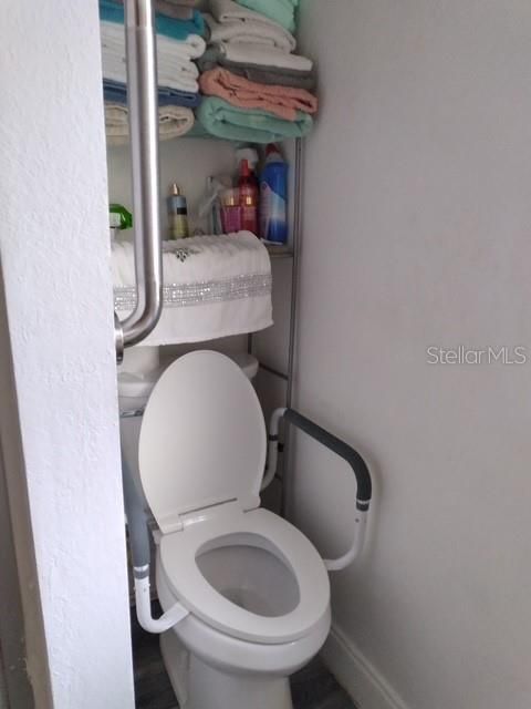 待售: $125,000 (3 贝兹, 1 浴室, 1036 平方英尺)