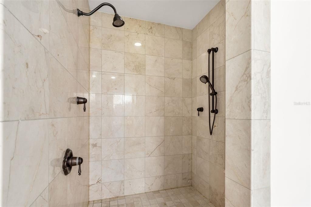 待售: $2,050,000 (4 贝兹, 3 浴室, 4447 平方英尺)