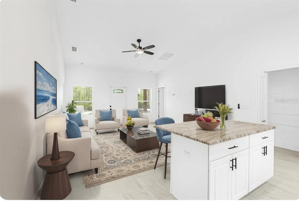 合同活跃: $249,000 (2 贝兹, 2 浴室, 1120 平方英尺)