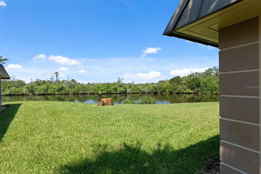 Под контрактом: $125,000 (2 спален, 2 ванн, 1080 Квадратных фут)