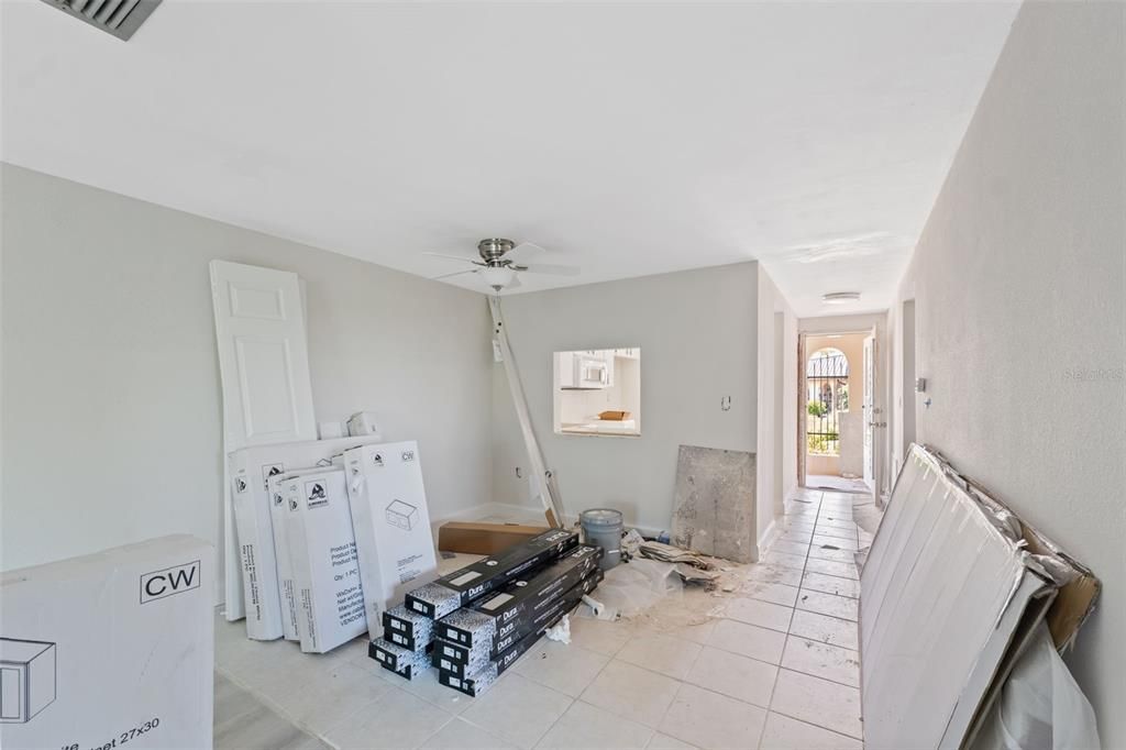 Под контрактом: $125,000 (2 спален, 2 ванн, 1080 Квадратных фут)