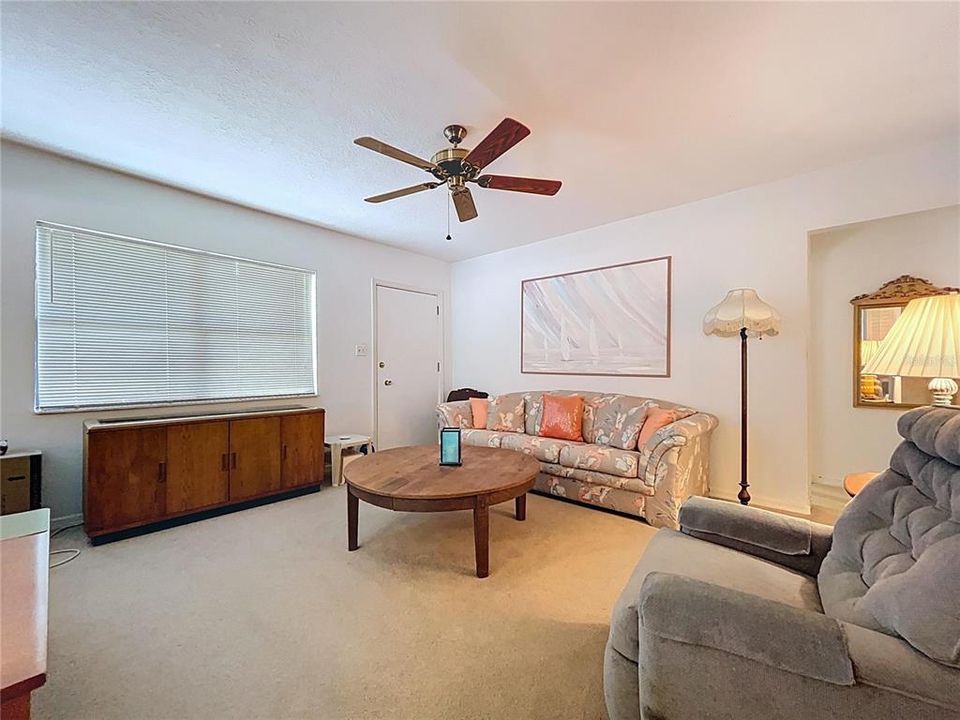 Activo con contrato: $315,000 (2 camas, 2 baños, 1296 Pies cuadrados)