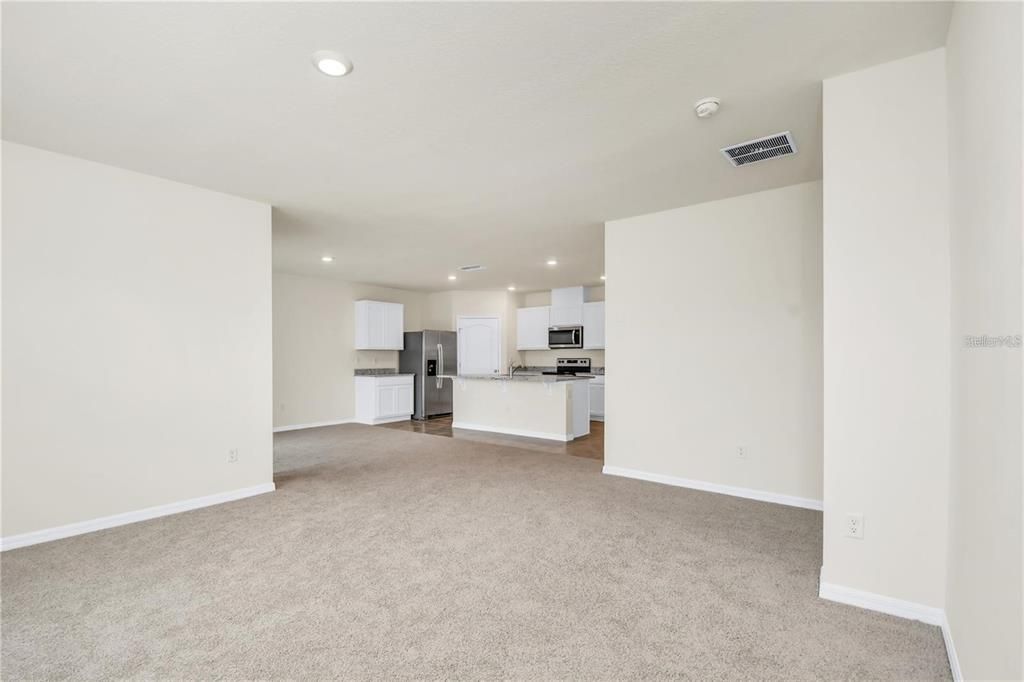 Под контрактом: $2,200 (3 спален, 2 ванн, 1867 Квадратных фут)