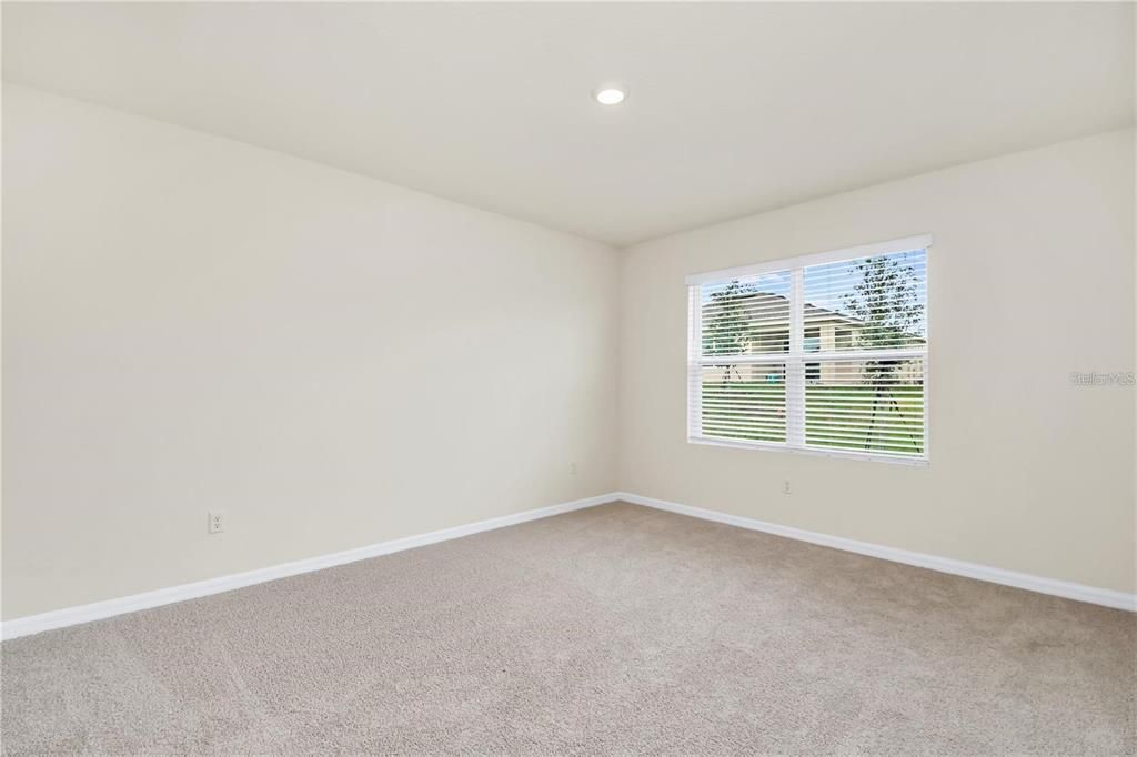 Под контрактом: $2,200 (3 спален, 2 ванн, 1867 Квадратных фут)