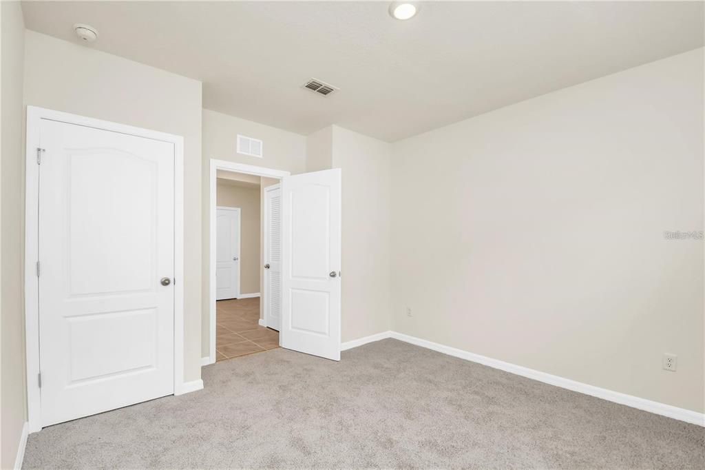 Под контрактом: $2,200 (3 спален, 2 ванн, 1867 Квадратных фут)