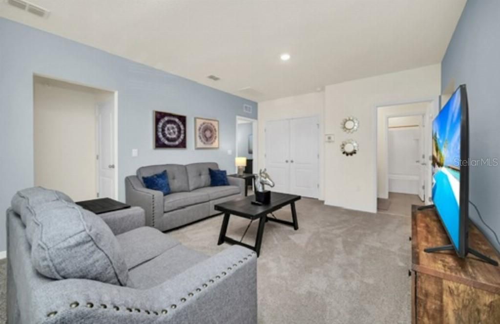 For Sale: $649,900 (6 beds, 5 baths, 3270 Square Feet)