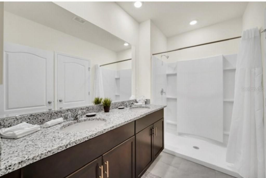 For Sale: $649,900 (6 beds, 5 baths, 3270 Square Feet)