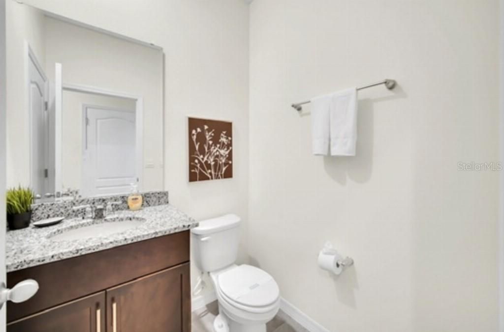 For Sale: $649,900 (6 beds, 5 baths, 3270 Square Feet)