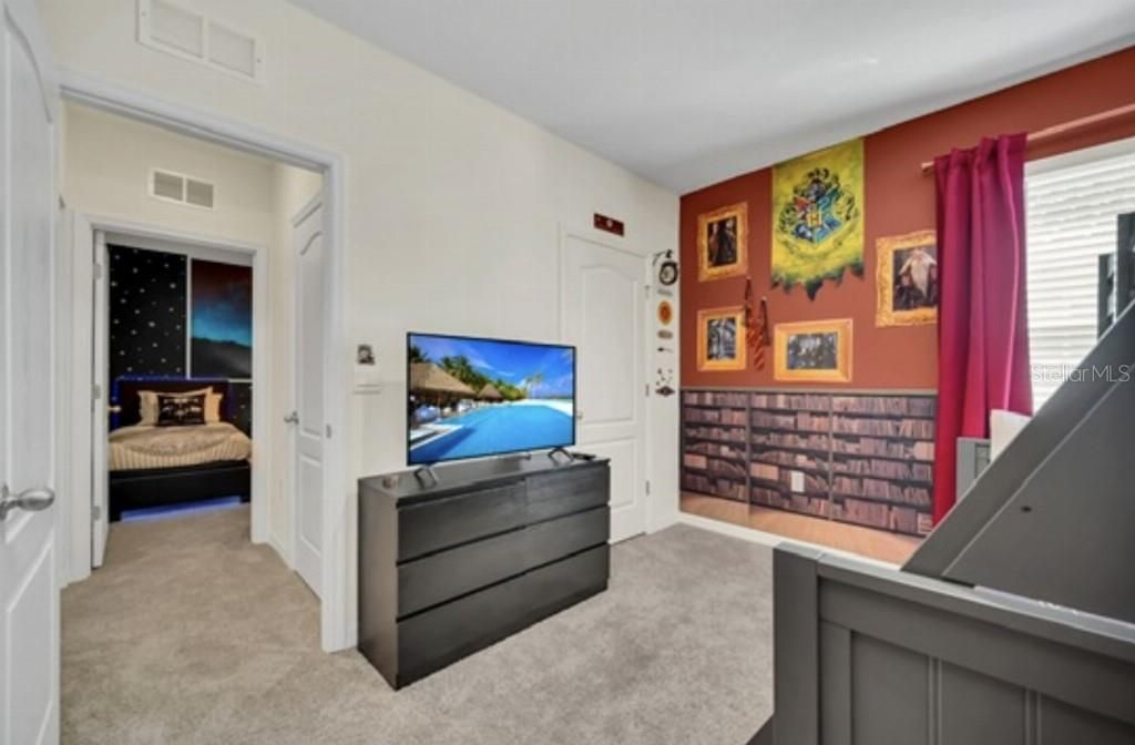 For Sale: $649,900 (6 beds, 5 baths, 3270 Square Feet)