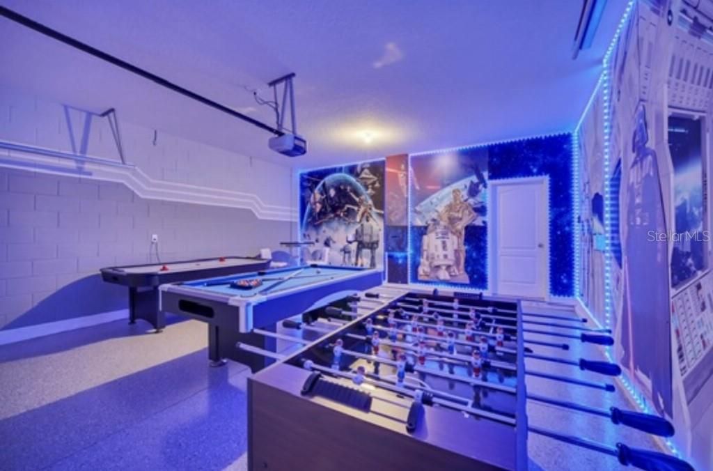 For Sale: $649,900 (6 beds, 5 baths, 3270 Square Feet)