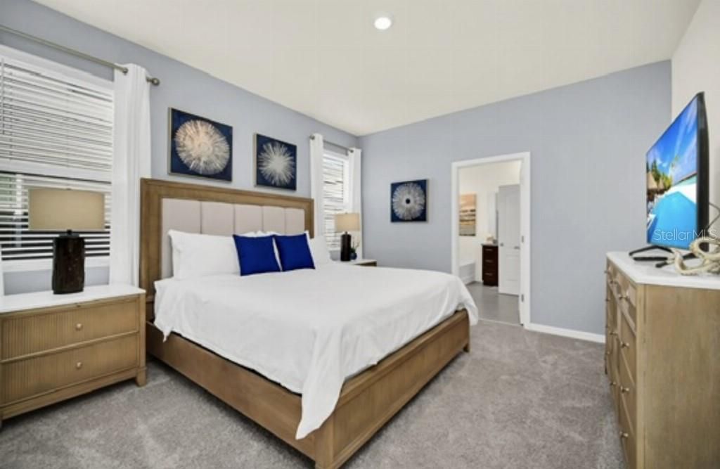 For Sale: $649,900 (6 beds, 5 baths, 3270 Square Feet)