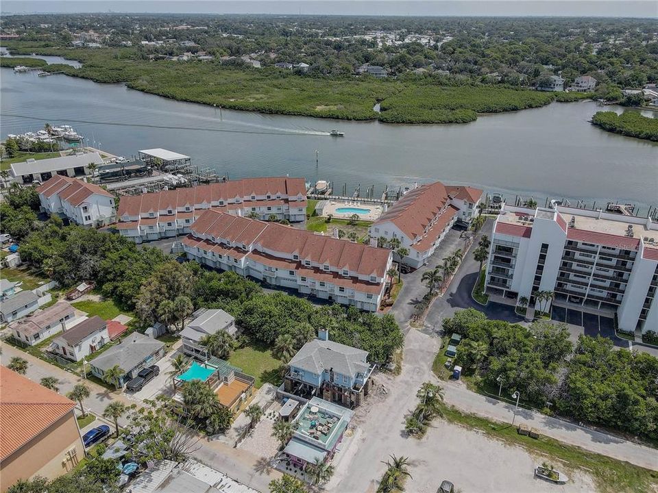 En Venta: $685,000 (3 camas, 3 baños, 1500 Pies cuadrados)