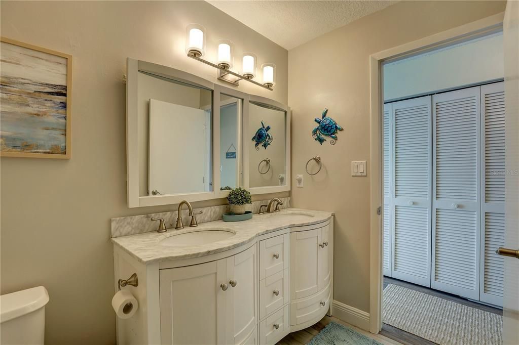 En Venta: $685,000 (3 camas, 3 baños, 1500 Pies cuadrados)