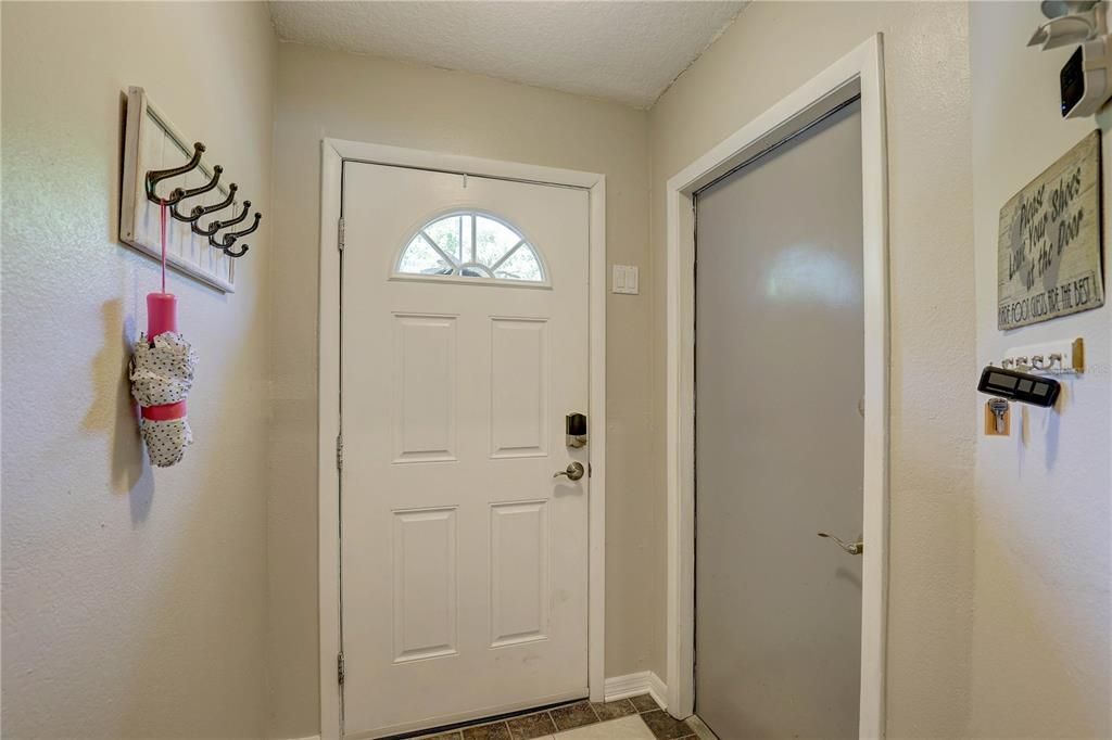 En Venta: $685,000 (3 camas, 3 baños, 1500 Pies cuadrados)