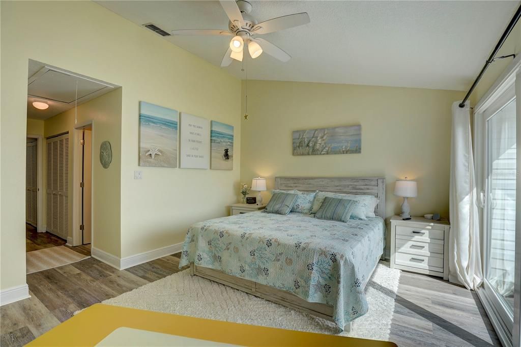 En Venta: $685,000 (3 camas, 3 baños, 1500 Pies cuadrados)