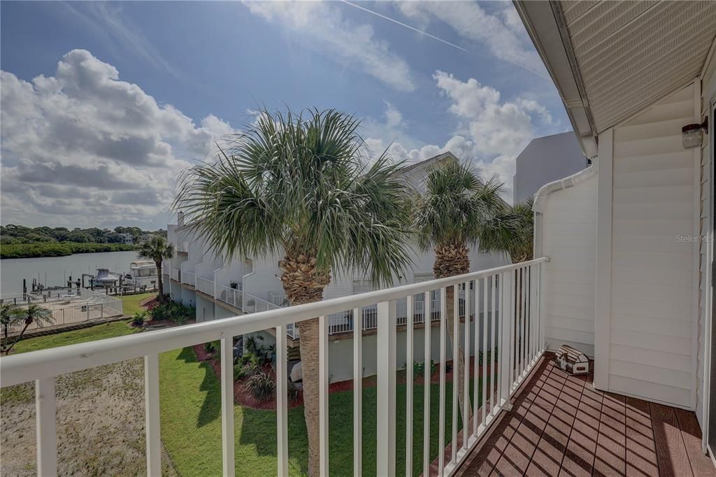 En Venta: $685,000 (3 camas, 3 baños, 1500 Pies cuadrados)