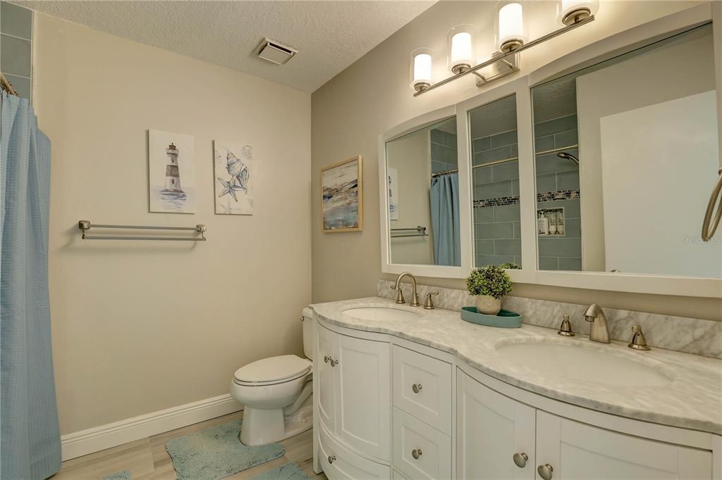 En Venta: $685,000 (3 camas, 3 baños, 1500 Pies cuadrados)