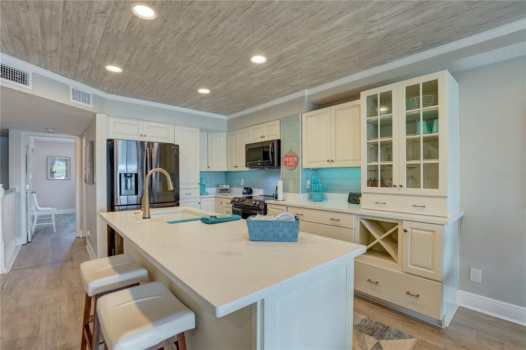 En Venta: $685,000 (3 camas, 3 baños, 1500 Pies cuadrados)