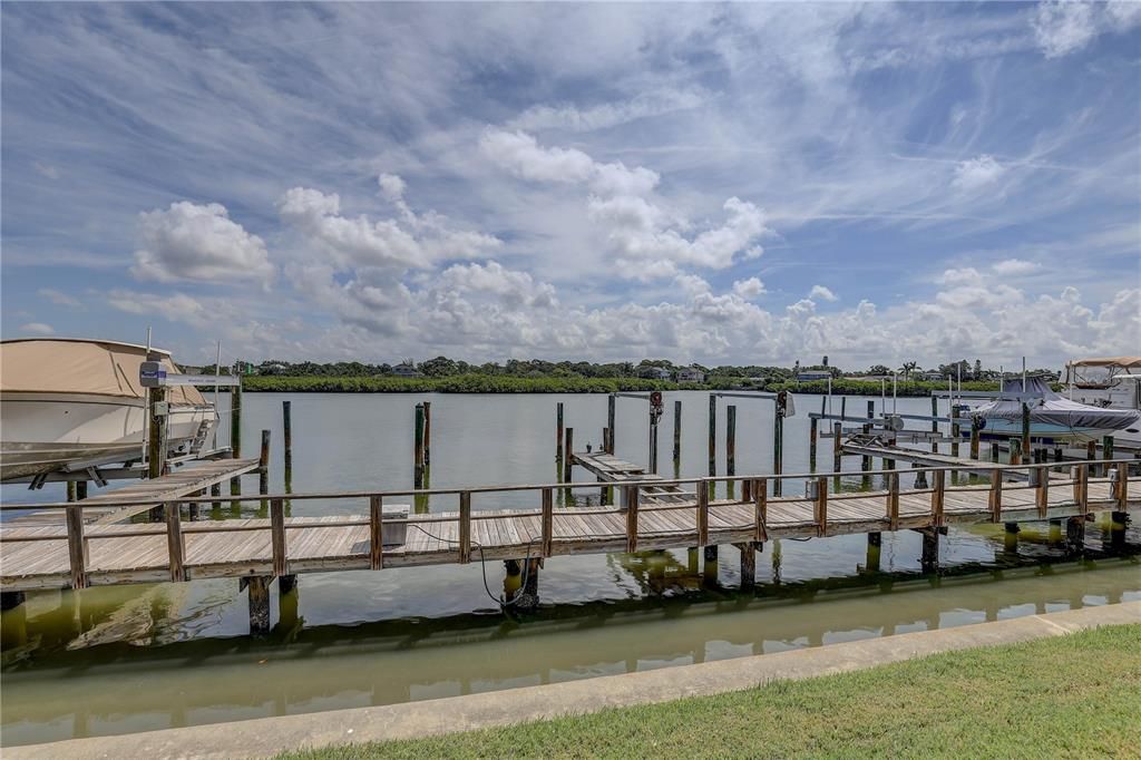 En Venta: $685,000 (3 camas, 3 baños, 1500 Pies cuadrados)