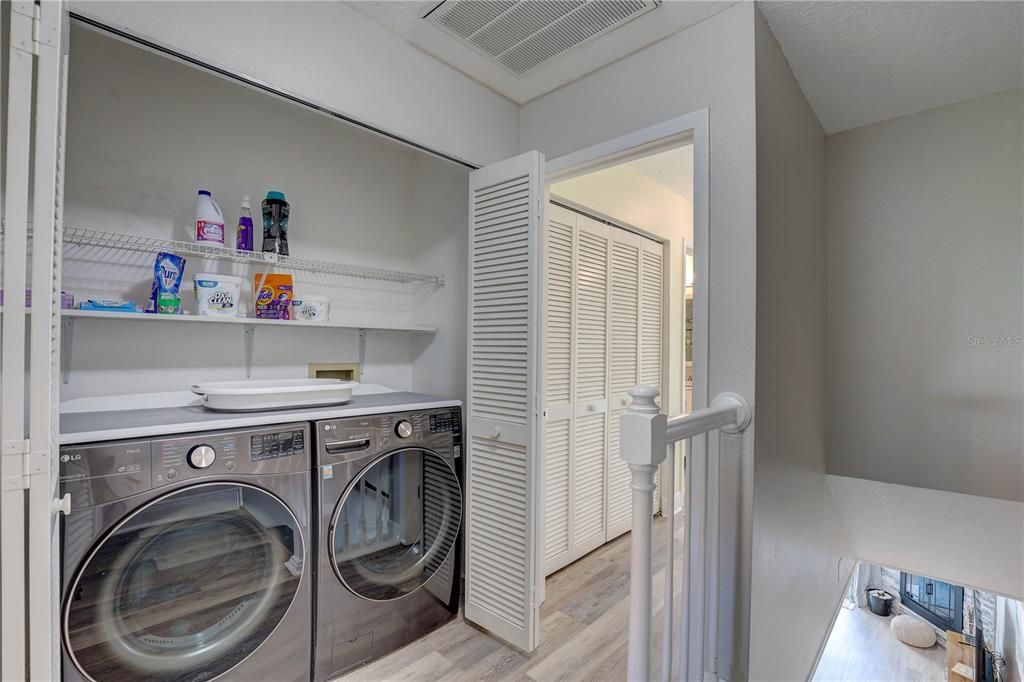 En Venta: $685,000 (3 camas, 3 baños, 1500 Pies cuadrados)