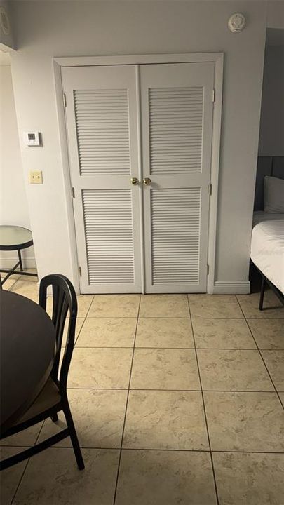 В аренду: $1,660 (1 спален, 1 ванн, 425 Квадратных фут)