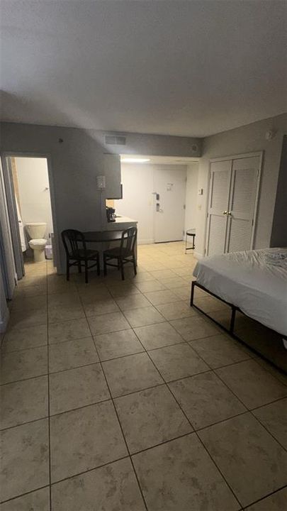 В аренду: $1,660 (1 спален, 1 ванн, 425 Квадратных фут)