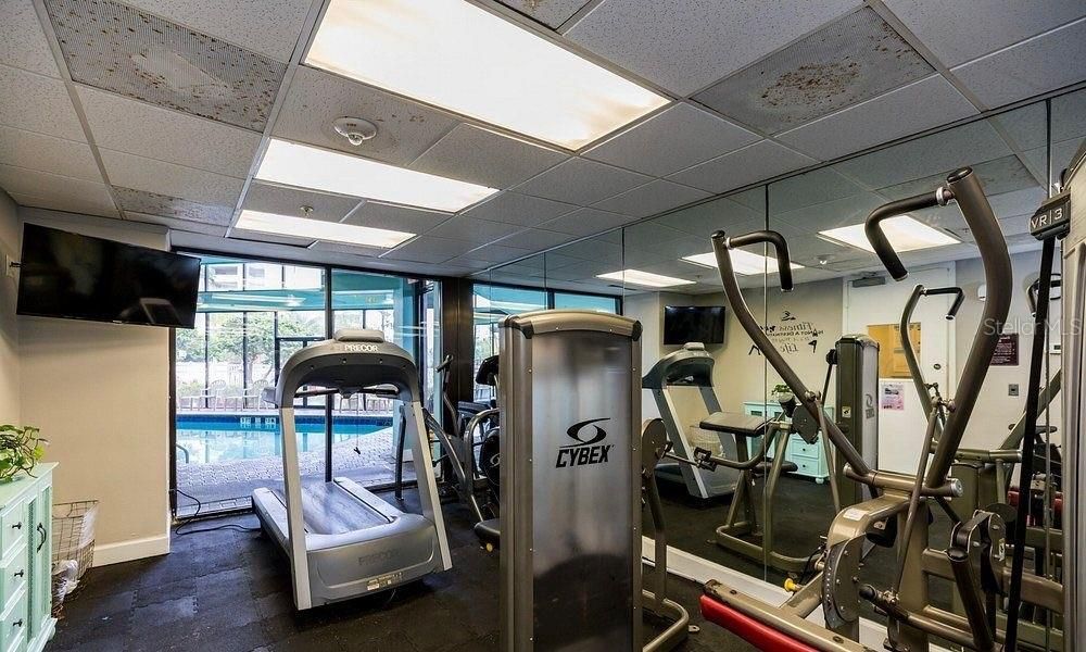 В аренду: $1,660 (1 спален, 1 ванн, 425 Квадратных фут)