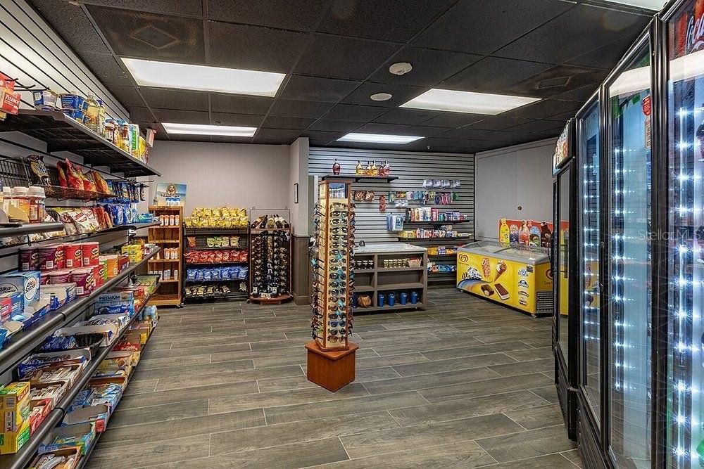 В аренду: $1,660 (1 спален, 1 ванн, 425 Квадратных фут)