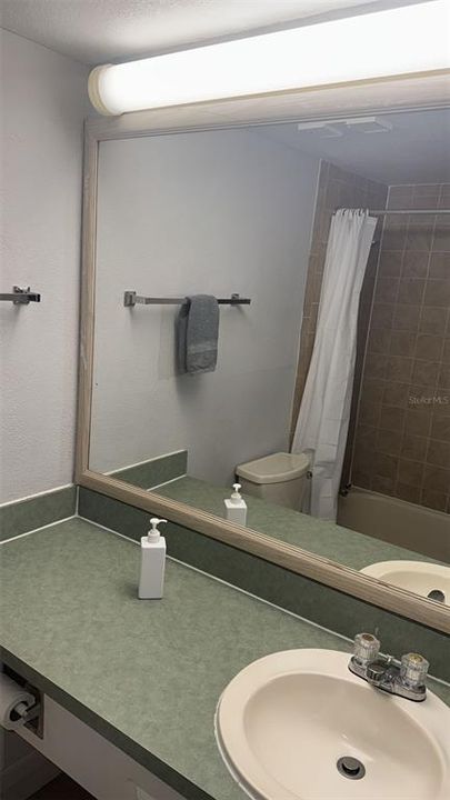 В аренду: $1,660 (1 спален, 1 ванн, 425 Квадратных фут)