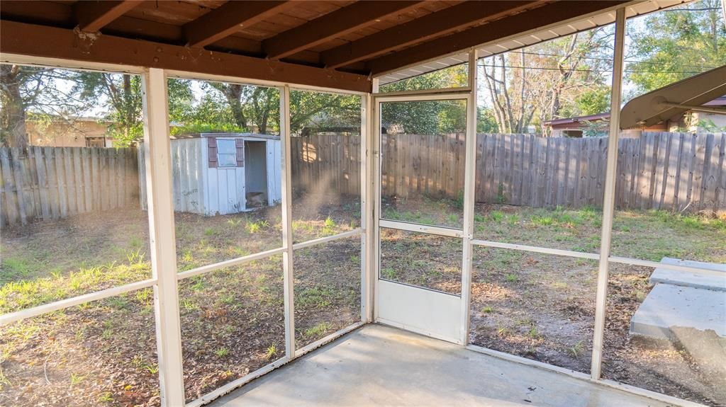 合同活跃: $260,000 (3 贝兹, 1 浴室, 920 平方英尺)