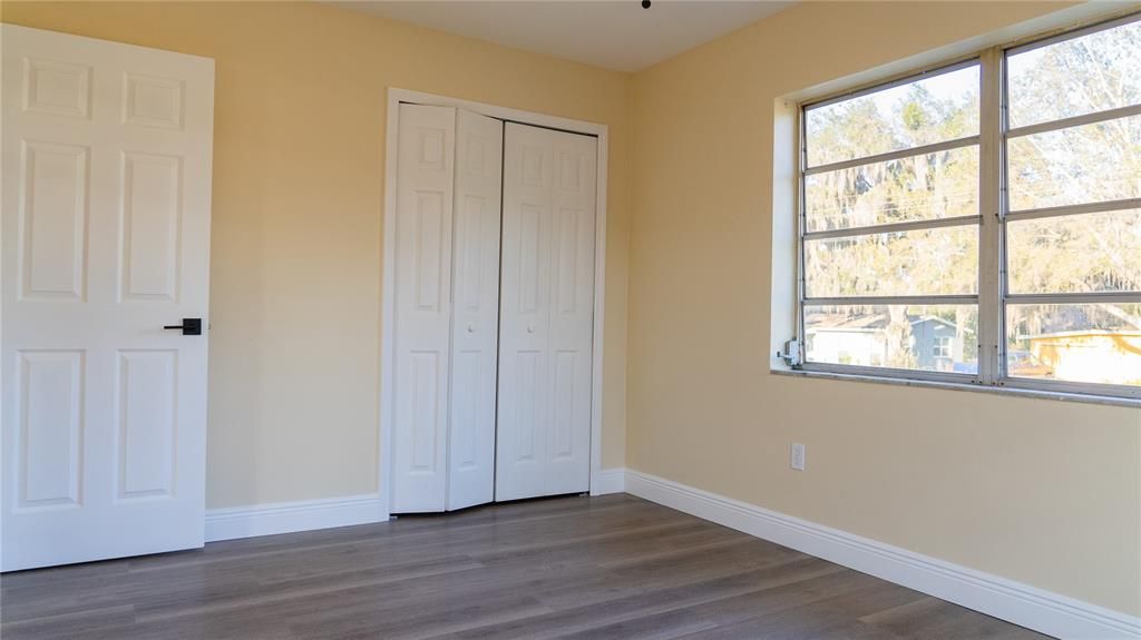 合同活跃: $260,000 (3 贝兹, 1 浴室, 920 平方英尺)