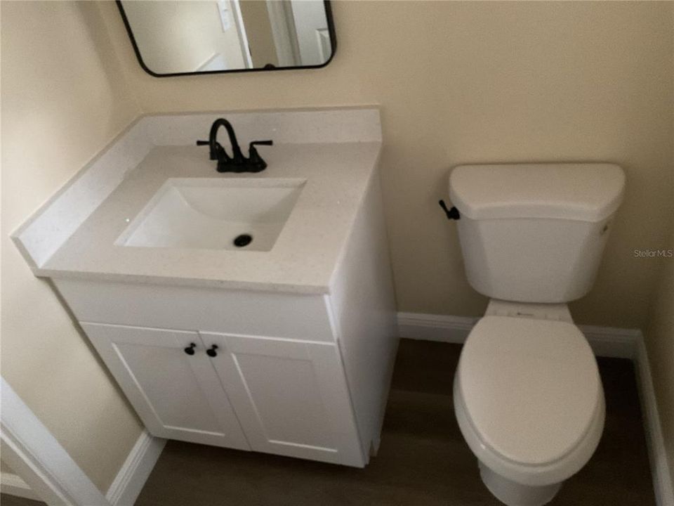 合同活跃: $260,000 (3 贝兹, 1 浴室, 920 平方英尺)