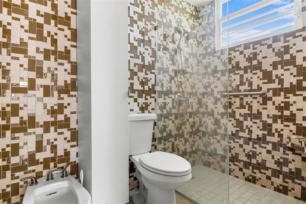 В аренду: $4,800 (4 спален, 2 ванн, 1975 Квадратных фут)