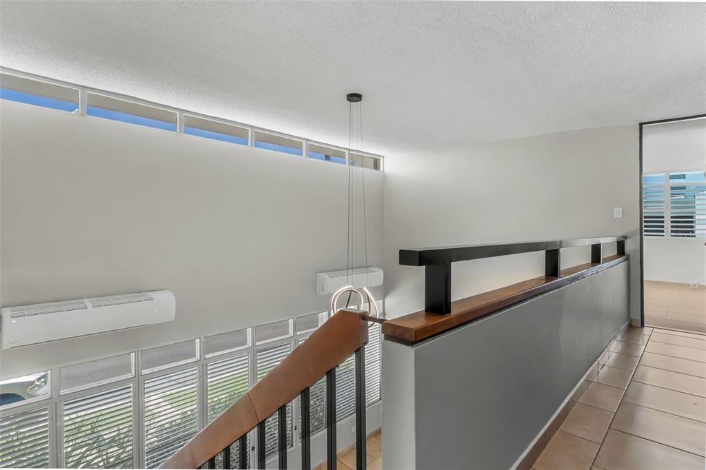 В аренду: $4,800 (4 спален, 2 ванн, 1975 Квадратных фут)