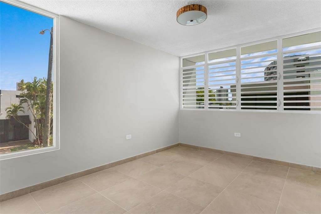 В аренду: $4,800 (4 спален, 2 ванн, 1975 Квадратных фут)