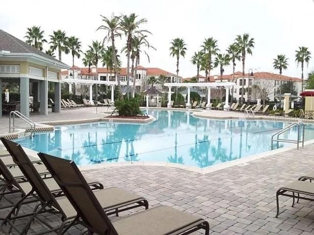 For Rent: $2,300 (3 beds, 2 baths, 1332 Square Feet)