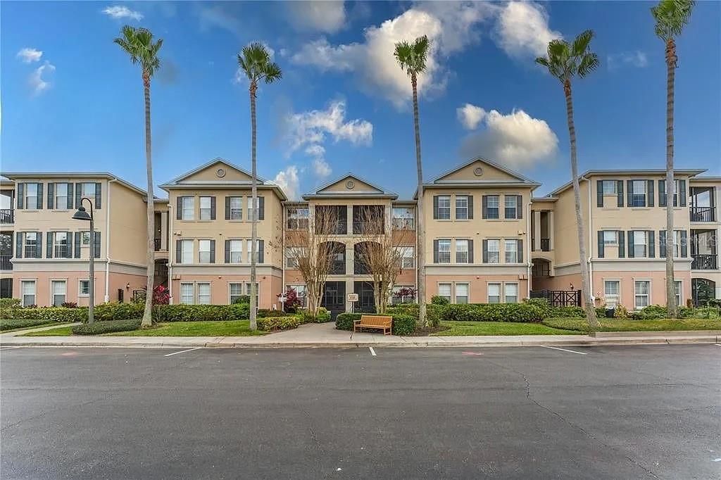 For Rent: $2,300 (3 beds, 2 baths, 1332 Square Feet)