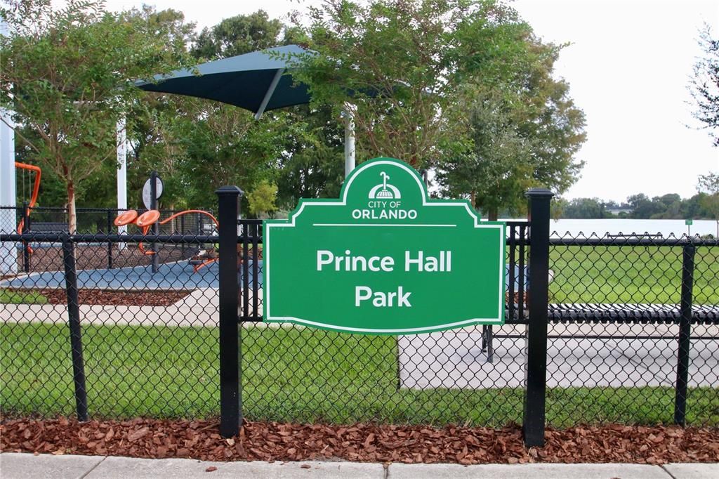 合同活跃: $295,000 (4 贝兹, 2 浴室, 1845 平方英尺)