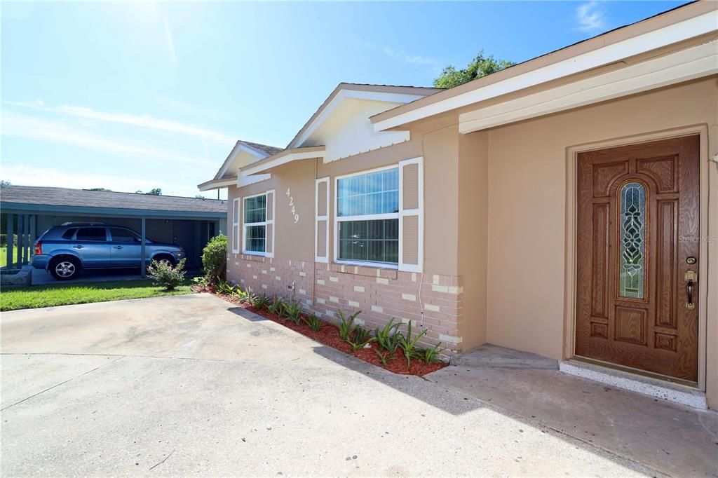 合同活跃: $295,000 (4 贝兹, 2 浴室, 1845 平方英尺)