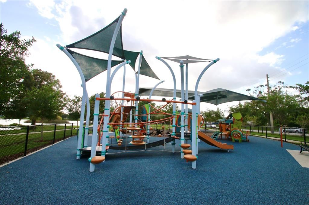 合同活跃: $295,000 (4 贝兹, 2 浴室, 1845 平方英尺)