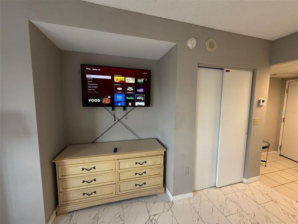 В аренду: $1,660 (1 спален, 1 ванн, 408 Квадратных фут)