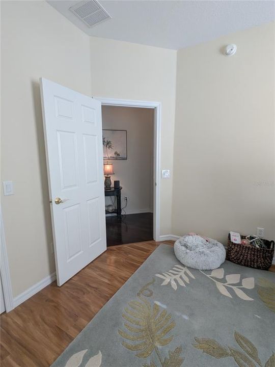 合同活跃: $408,000 (3 贝兹, 2 浴室, 2516 平方英尺)