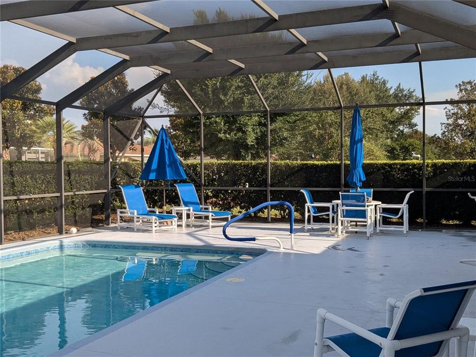 合同活跃: $408,000 (3 贝兹, 2 浴室, 2516 平方英尺)