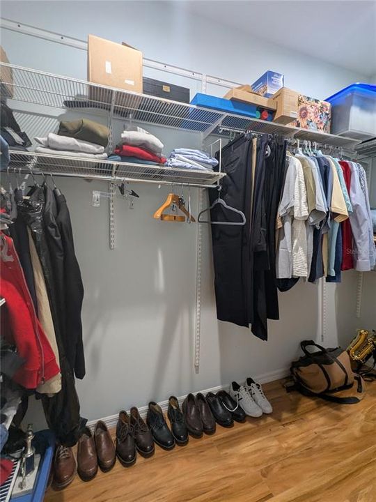 合同活跃: $408,000 (3 贝兹, 2 浴室, 2516 平方英尺)