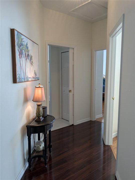 合同活跃: $408,000 (3 贝兹, 2 浴室, 2516 平方英尺)