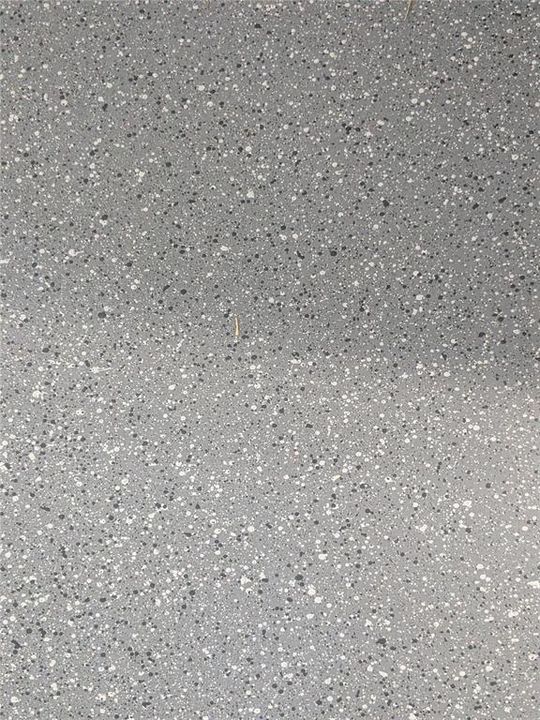 合同活跃: $408,000 (3 贝兹, 2 浴室, 2516 平方英尺)