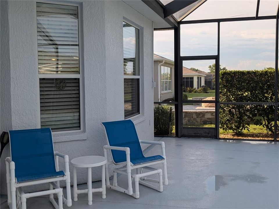 合同活跃: $408,000 (3 贝兹, 2 浴室, 2516 平方英尺)