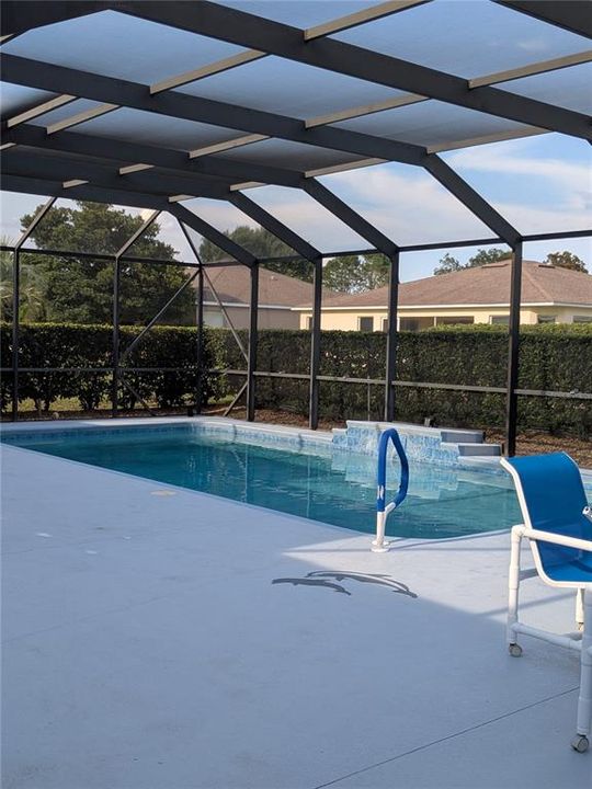 合同活跃: $408,000 (3 贝兹, 2 浴室, 2516 平方英尺)